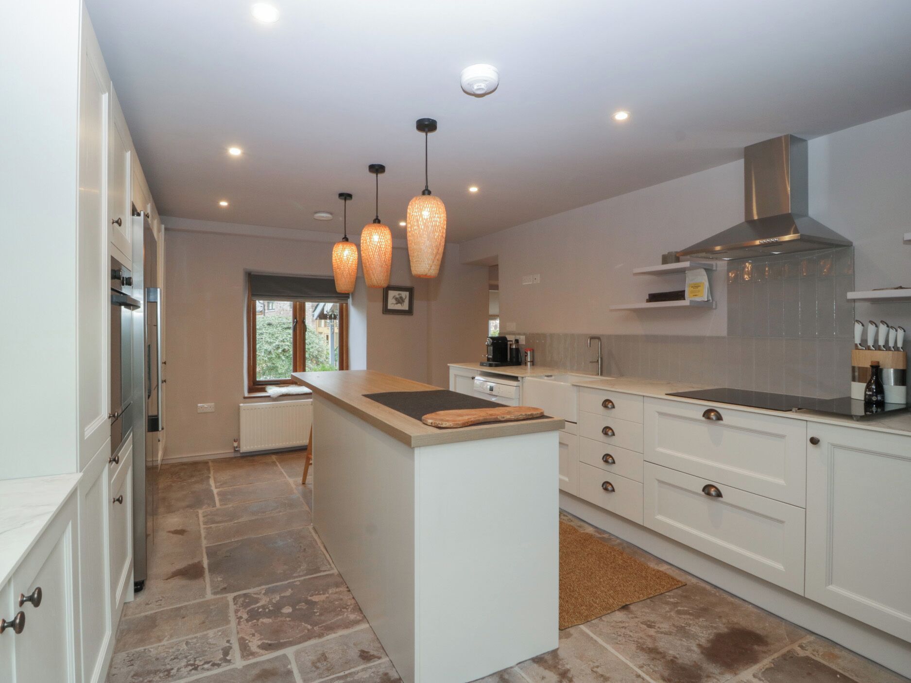 Rentaplats i utensilis de cuina, vaixella i coberteria 