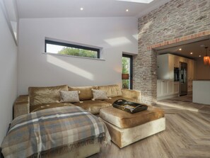 Living area - Tawny Cottage (Usk)