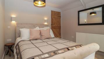 3 dormitoris, decoració individual i mobiliari individual