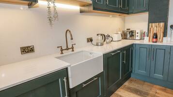 Dishwasher, cookware/dishes/utensils