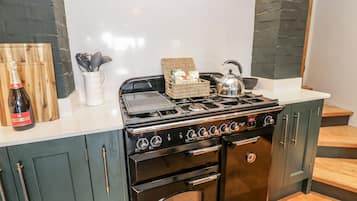 Dishwasher, cookware/dishes/utensils