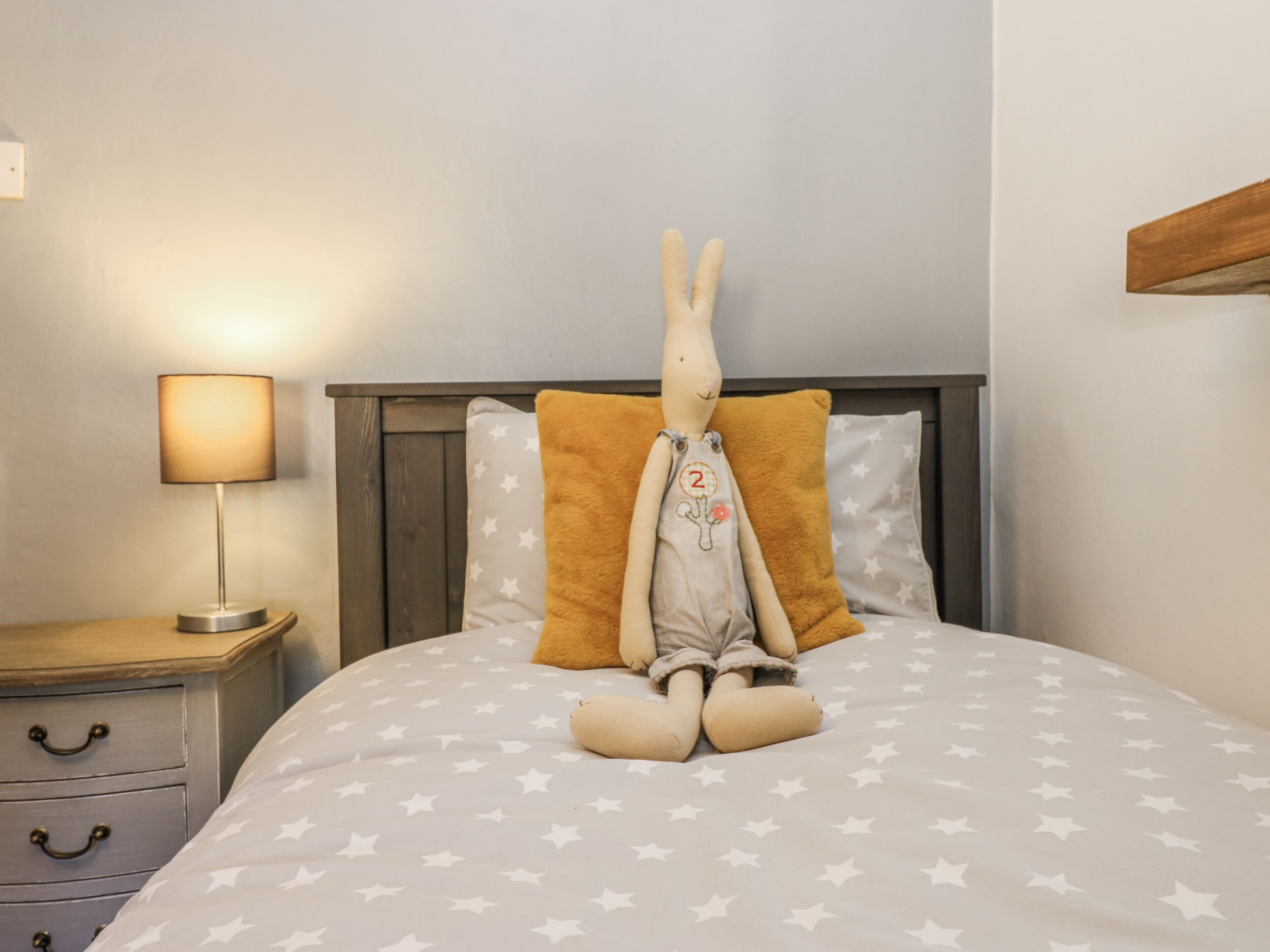 3 عدّة غرف نوم وبديكورات فريدة لكل غرفة وطراز فريد لكل وحدة