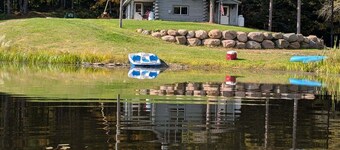 Cozy 2-bedroom cabin in beautiful Montague, directly on the trails