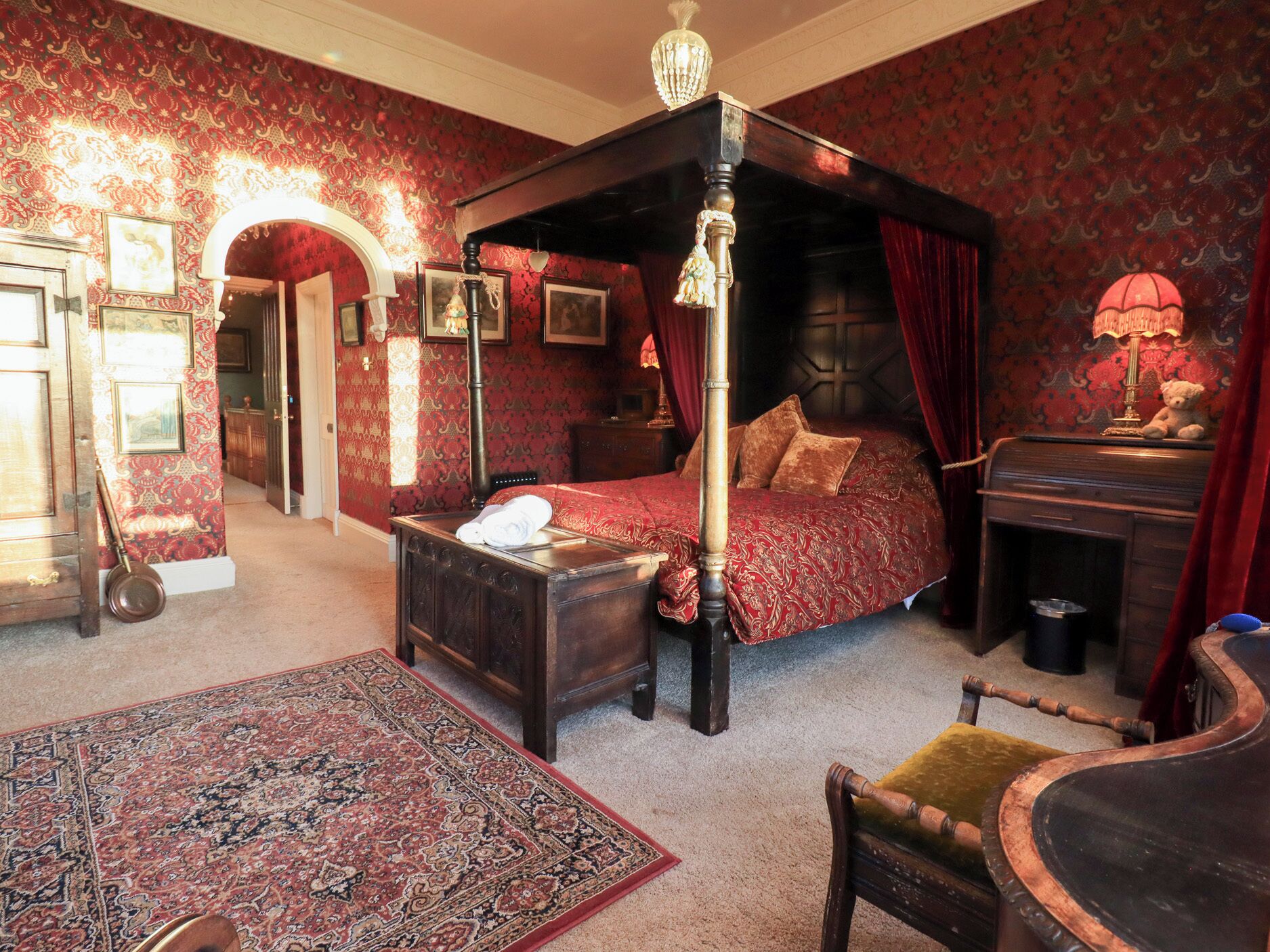 3 عدّة غرف نوم وبديكورات فريدة لكل غرفة وطراز فريد لكل وحدة