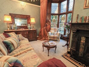 Living area - Summerlands Hall Gothic Apartment (Kendal)