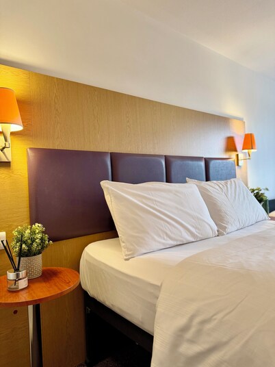 Premier Nights Standish