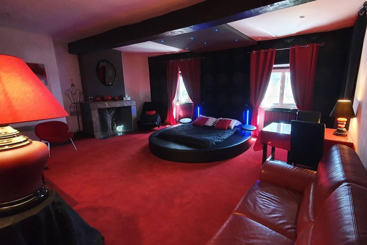 Royal Triple Room | Laptop workspace, iron/ironing board, free WiFi