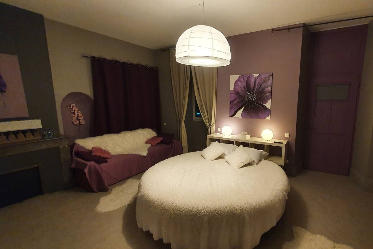 Superior Triple Room | Laptop workspace, iron/ironing board, free WiFi