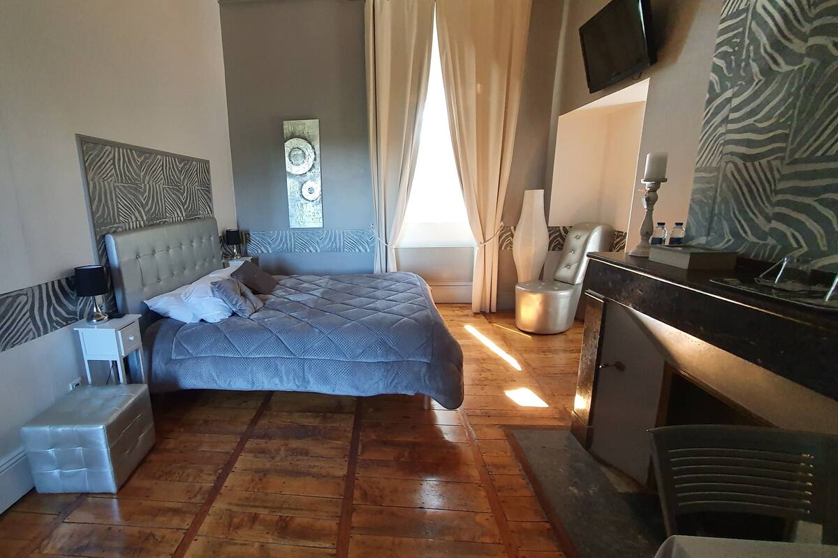 Comfort Double Room, Park View | Laptop workspace, iron/ironing board, free WiFi