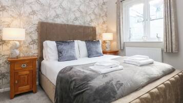 Cottage | 5 bedrooms, individually decorated, individually furnished, free WiFi