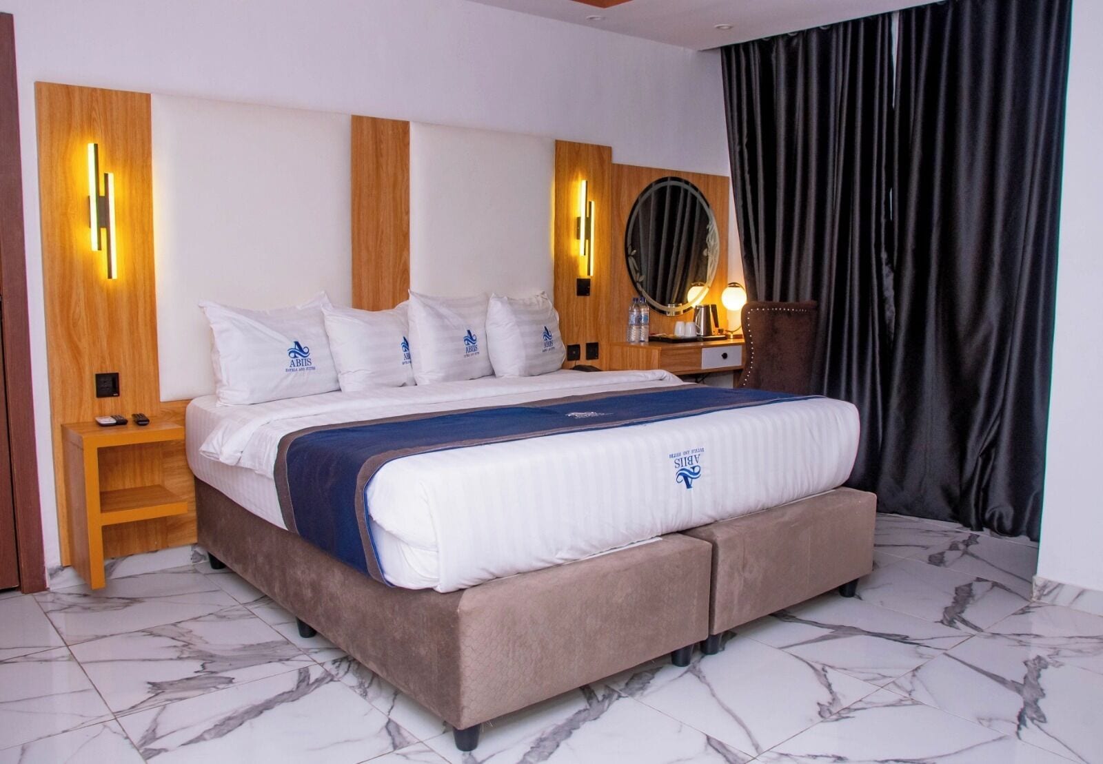 Deluxe Double Room, Balcony, City View | In-room safe