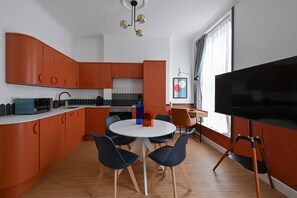 1 bedroom, Internet - Stylish 1-bed Apartment Near Angel Station (London)