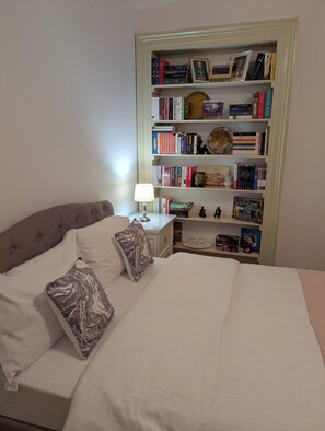 2 bedrooms, free WiFi, bed sheets - Elfriede 1912 elegant 2-bedroom apartment in Old Town Brasov (Brașov)