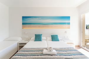 Habitación Confort doble, balcón | Escritorio, espacio para trabajar con un portátil, wifi gratis