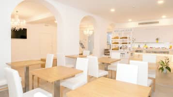 Petit déjeuner buffet compris tous les jours