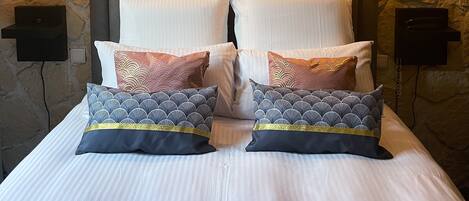 Laptop workspace, free WiFi