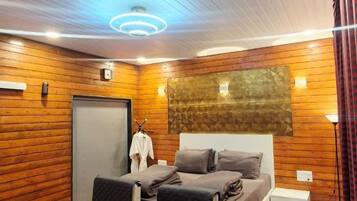 Superior Duplex, Pool View