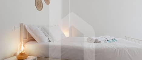 2 bedrooms, desk, iron/ironing board