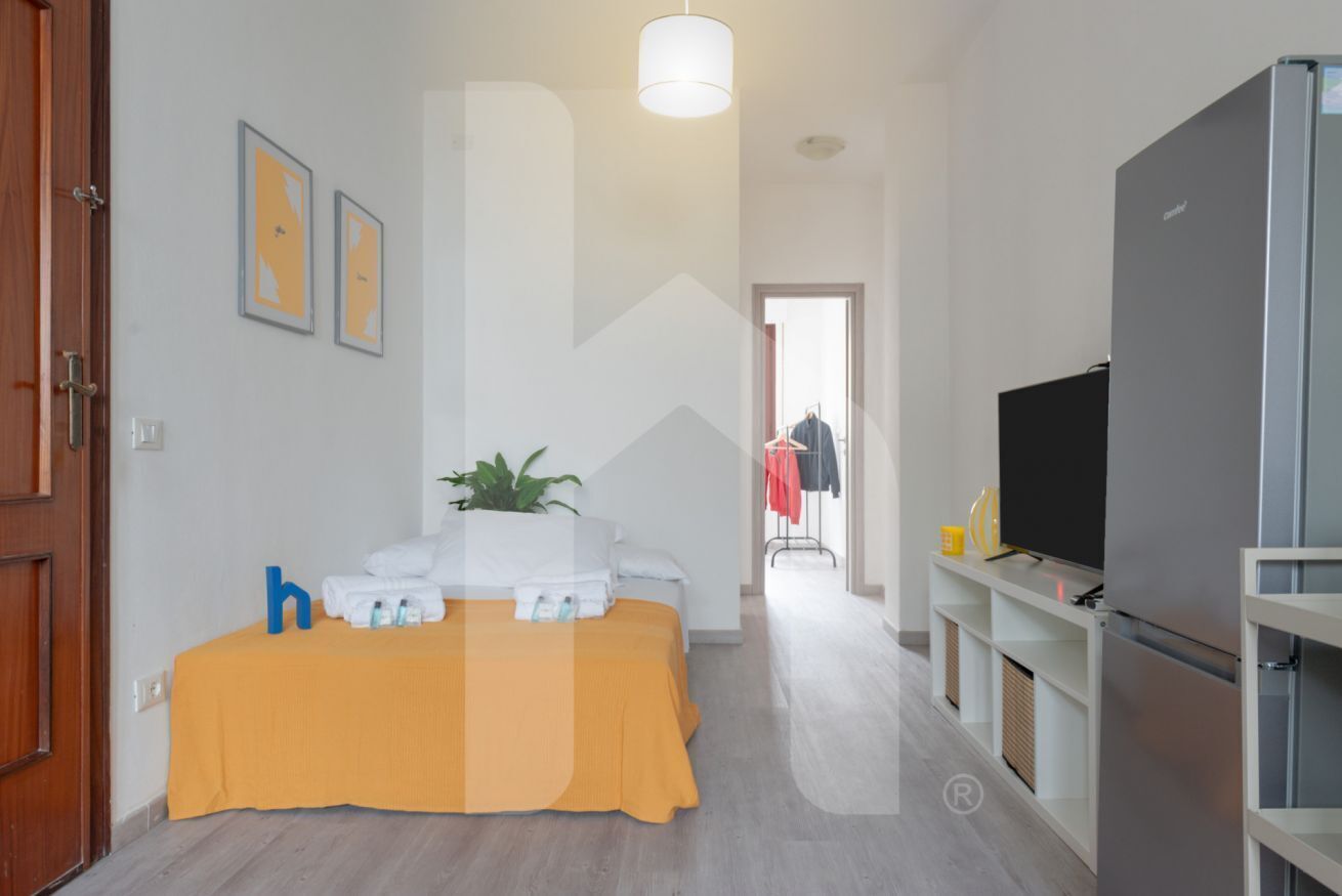 2 bedrooms, desk, iron/ironing board