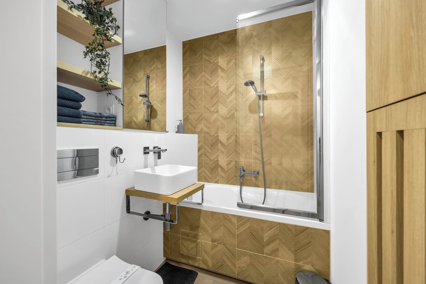 Produtos de toalete grátis, secador de cabelo, toalhas de banho 