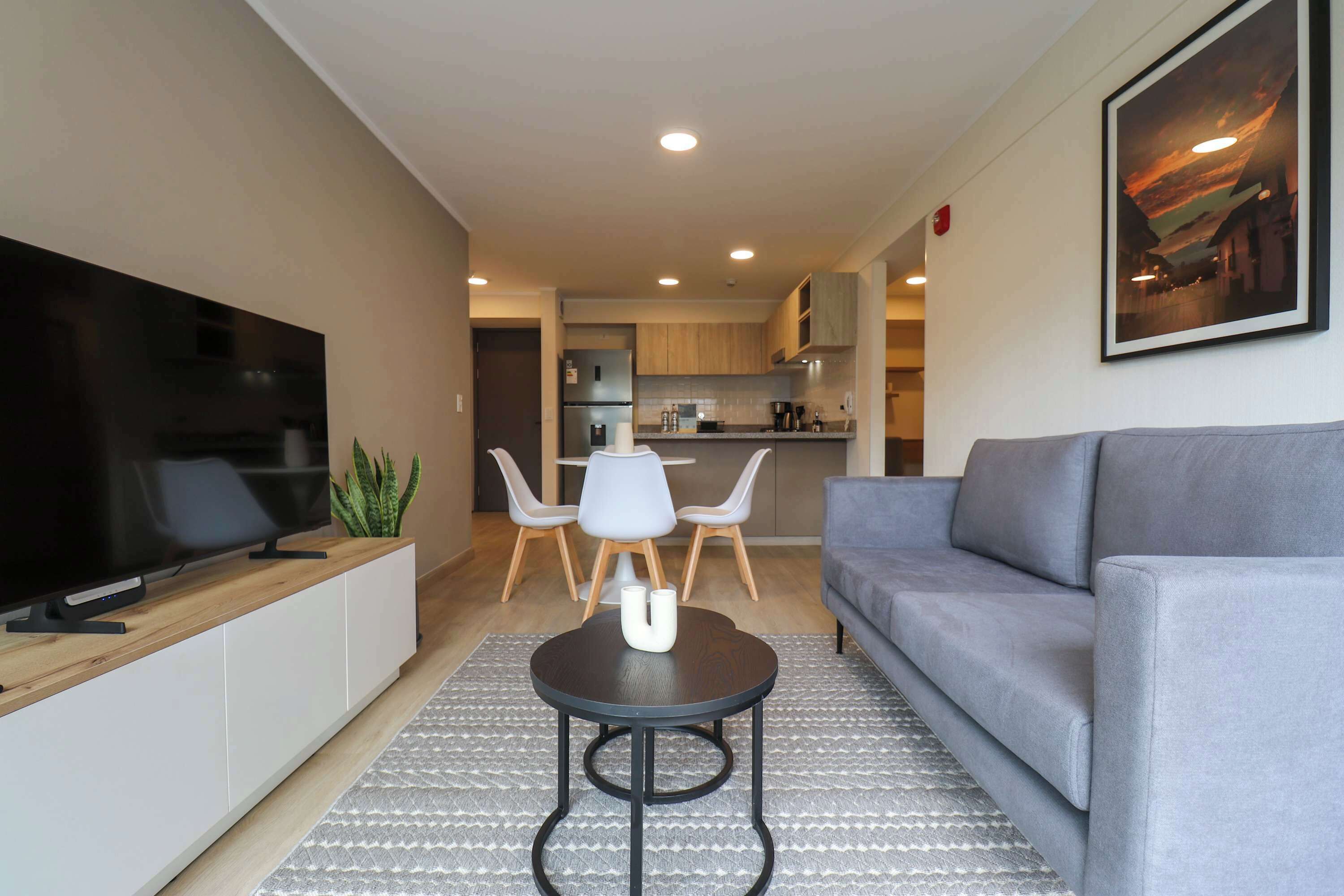 2 عدّة غرف نوم وخدمة الإنترنت