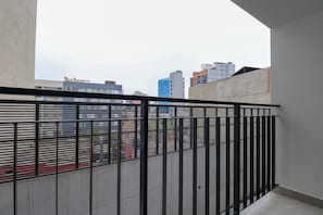 2 bedrooms, Internet - w Ravishing 2BR w Balcony in Miraflores (Lima)