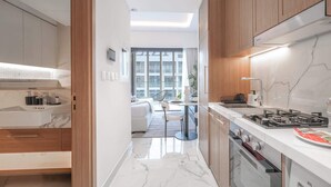 House | High-speed internet - Stayshort - Bright Cozy Studio Sleeps 2 in Meydan (Dubai)
