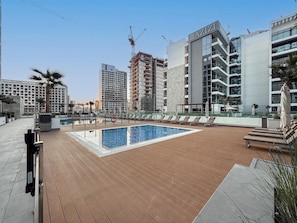 Room - Stayshort - Bright Cozy Studio Sleeps 2 in Meydan (Dubai)
