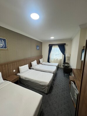 Deluxe Quadruple Room | Free WiFi - Grand Jawaher Alhashmiye Hotel Makkah (Makkah)