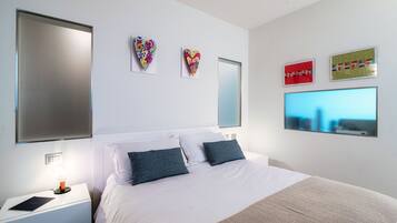 Apartment, Mountain View | Premium bedding, down duvets, iron/ironing board, cots/infant beds