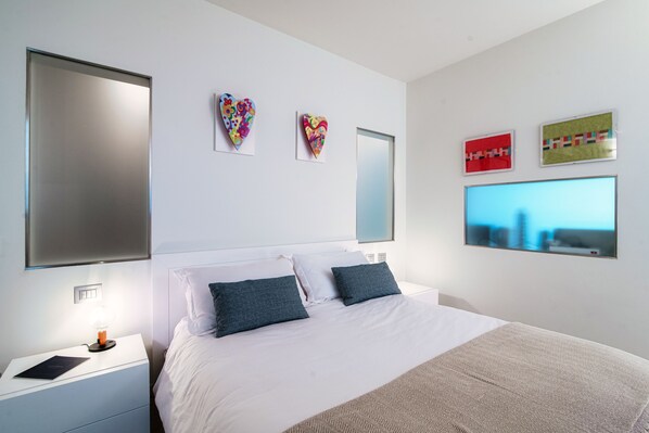 Apartment, Mountain View | Premium bedding, down duvets, iron/ironing board, cots/infant beds