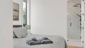 4 bedrooms, free WiFi, bed sheets