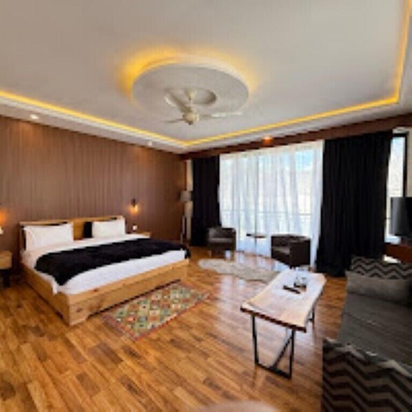 Habitación doble Deluxe, vista a la montaña | Insonorización, tabla de planchar con plancha y wifi gratis 