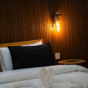 Habitación doble Deluxe, vista a la montaña | Insonorización, tabla de planchar con plancha y wifi gratis 