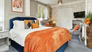 8 bedrooms, bed sheets - Foxhills (Shanklin)