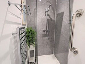 Bathroom - Foxhills (Shanklin)