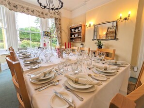 Dining - Foxhills (Shanklin)