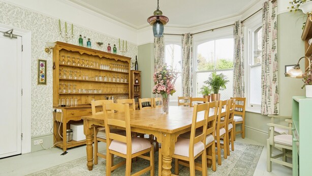 Dining - Foxhills (Shanklin)