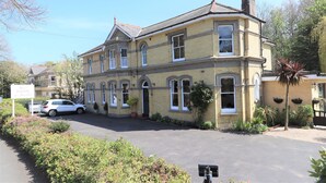 Exterior - Foxhills (Shanklin)