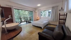 Apartamento clássico, varanda coberta, vista para o jardim | Wi-Fi de cortesia