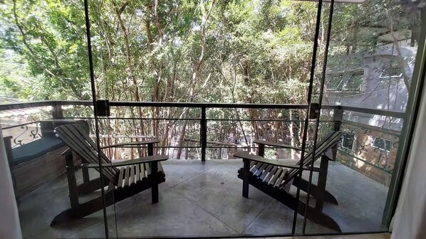 Apartamento clásico, lanai, vistas al jardín | Patio hawaiano