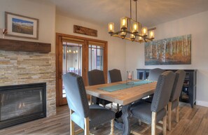 Dining - 30+ Day - Updated Condo in Downtown Durango - Walk to Main St. - AC/Deck/BBQ (Durango)