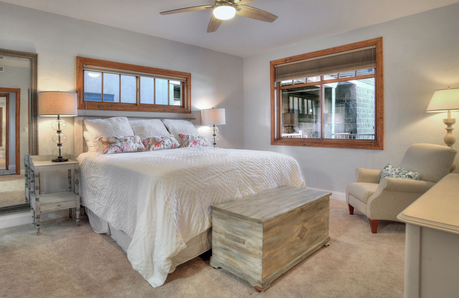 2 chambres, fer et planche à repasser, Wi-Fi gratuit, draps fournis