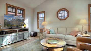 Smart TV, computer monitors