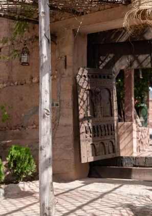 Exterior detail - Atlas Aura (Ourika)