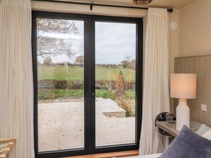 3 habitaciones, decoración personalizada y muebles diferentes 