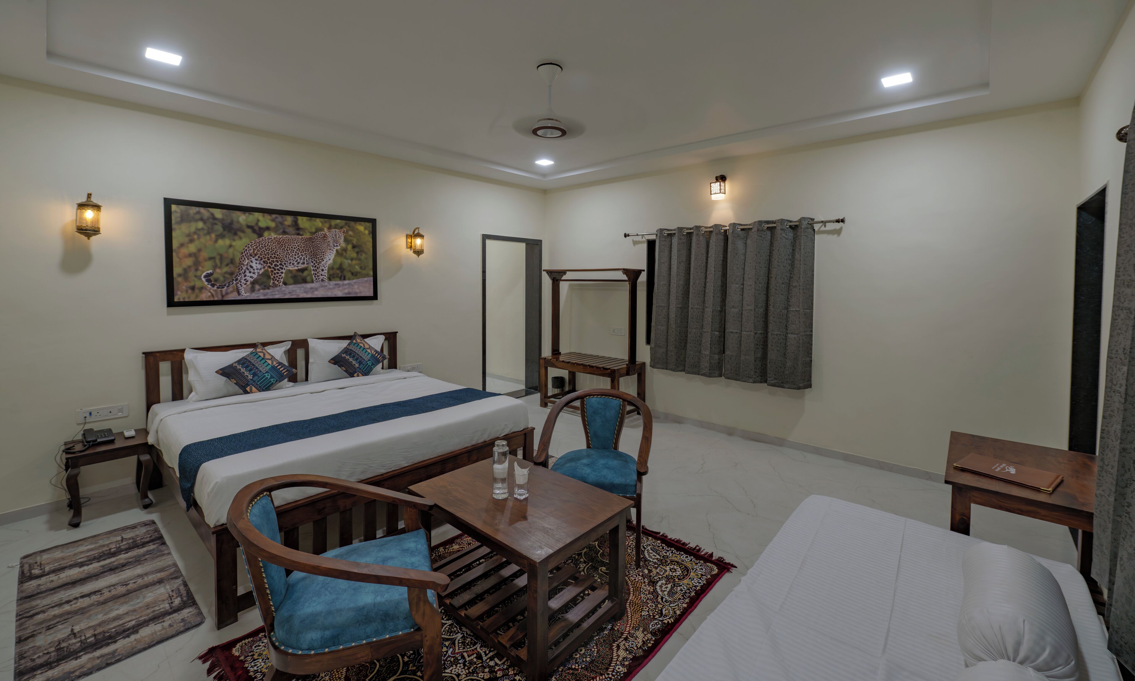 Habitación Deluxe doble | Espacio para trabajar con un portátil y wifi gratis