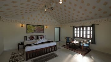 Luxury-Doppelzimmer | Laptopgeeigneter Arbeitsplatz, kostenloses WLAN