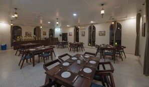 مطعم