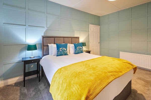 Simonside Terrace, Newbiggin-by-the-Sea - Host & Stay